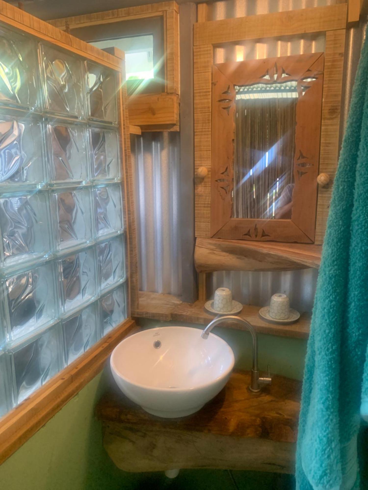 Lily Pad Lodge Bambou 外观 照片